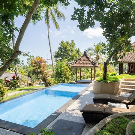 Pondok Hari Baik Balian Bagian luar foto