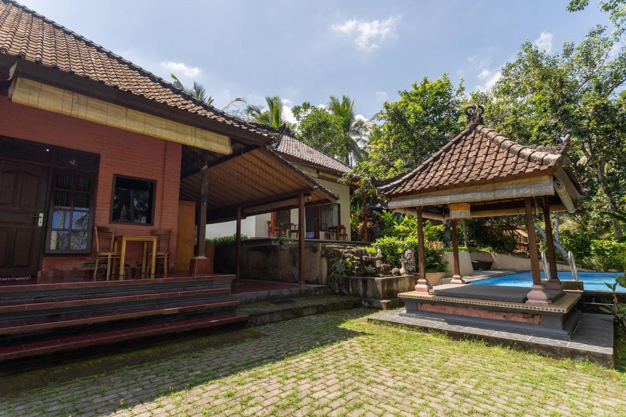 Pondok Hari Baik Balian Bagian luar foto