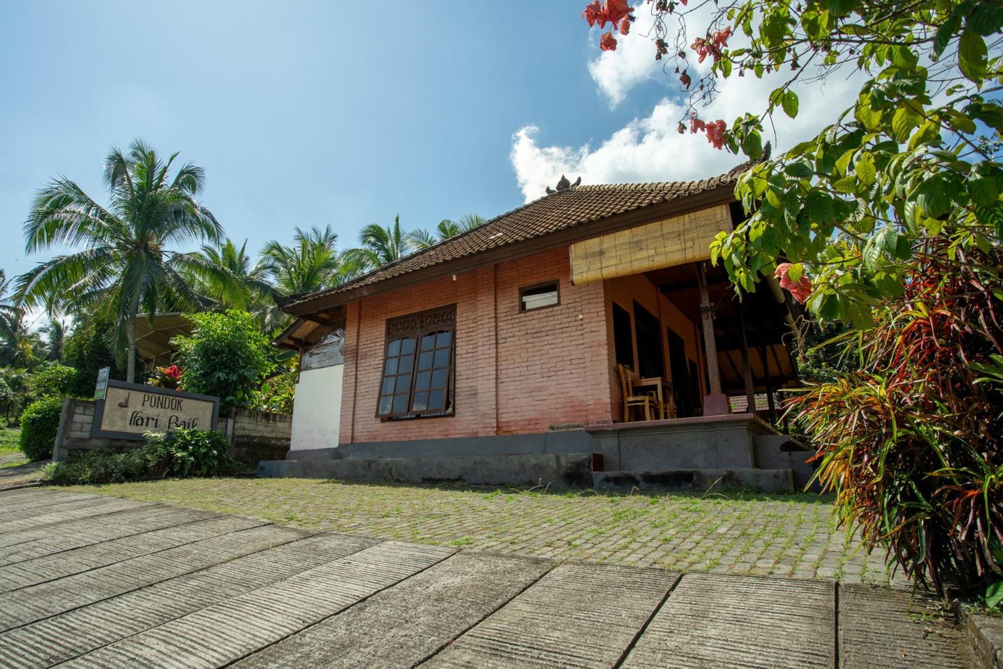 Pondok Hari Baik Balian Bagian luar foto