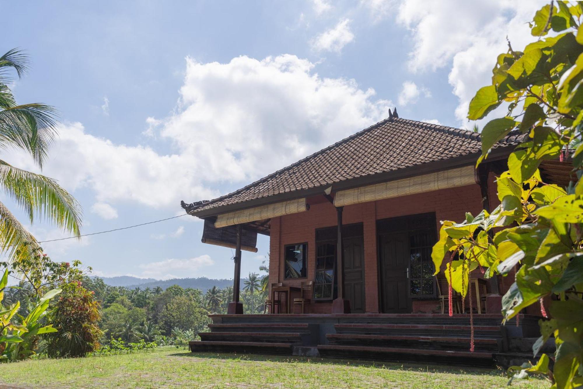 Pondok Hari Baik Balian Bagian luar foto