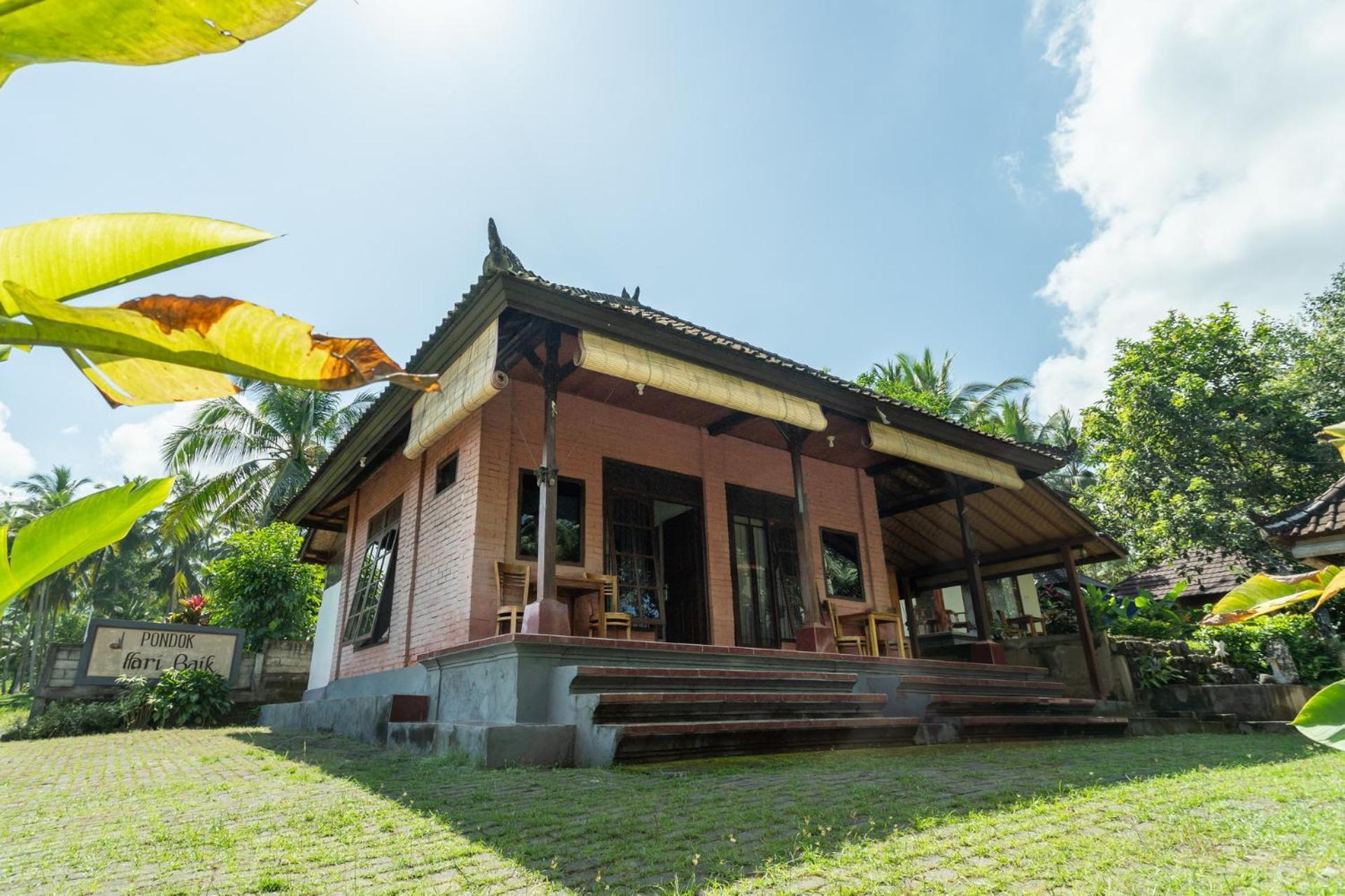 Pondok Hari Baik Balian Bagian luar foto